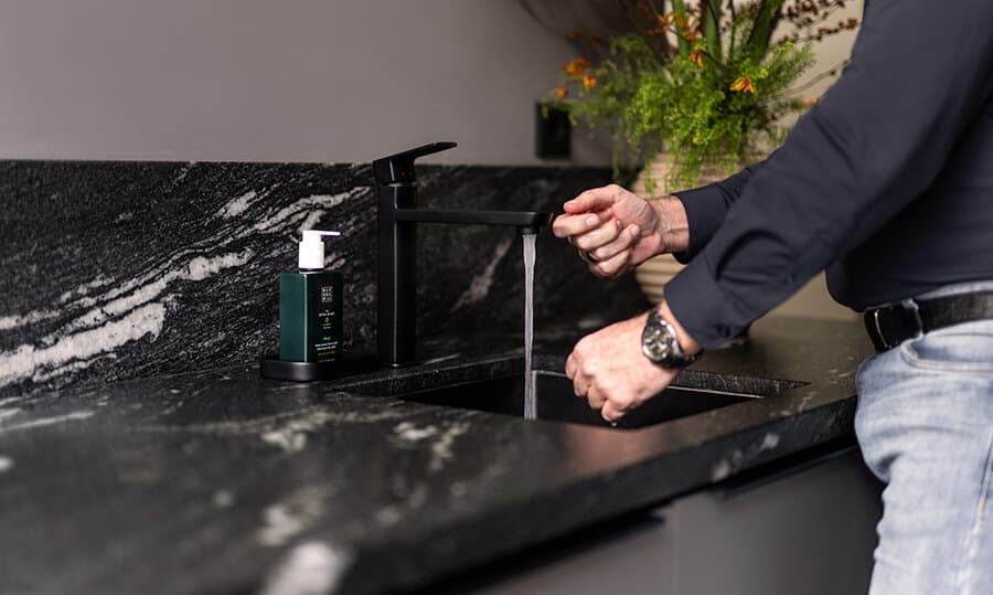 Stenen werkblad in de keuken